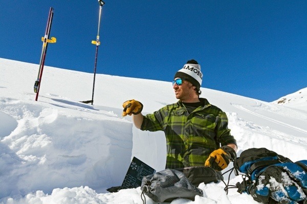 Sicherheit beim Skitouring: Die „Goldenen Regeln” des Schnee-Doktors