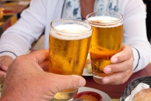 Plastik im Bier: ein Gesundheitsrisiko?