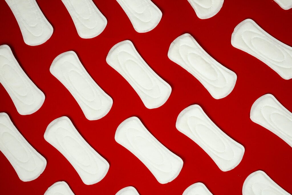 Menstruation: Periodenarmut mit nachhaltigen Binden bekämpfen