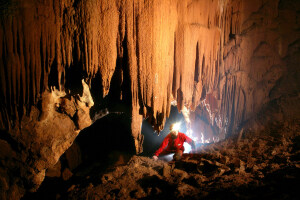 Im Bauch der Erde: Höhlenforscher erkunden verborgene Welten