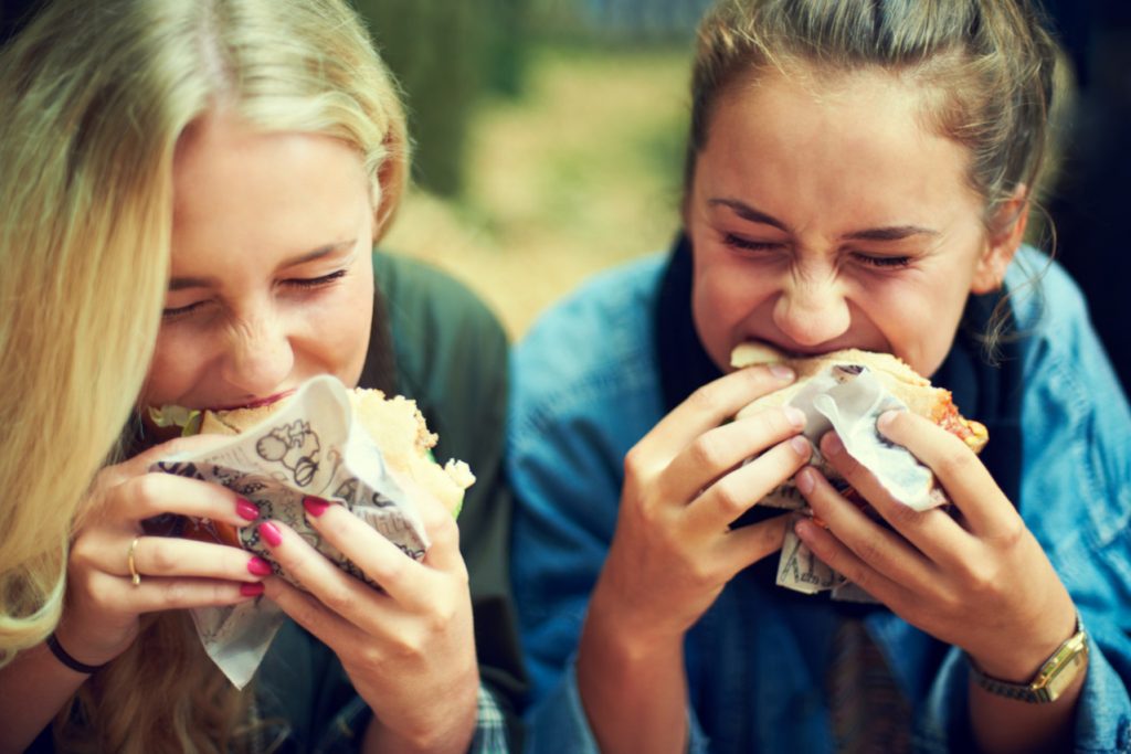 Die Psychologie des Essens: Was uns wirklich dick macht