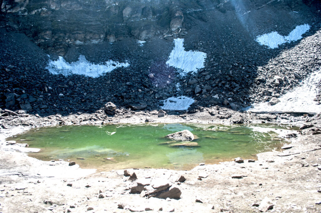 Roopkund: Welches Geheimnis birgt der See der Skelette?